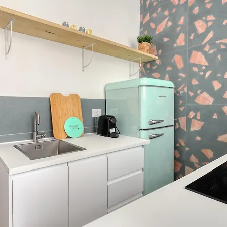 Апартаменты Modern Lambrate - Cozy Stylish Retreat