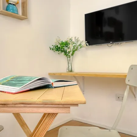 Modern Lambrate - Cozy Stylish Retreat Апартаменты *